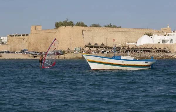 Barca Pesca Sulla Spiaggia Nel Porto — Foto Stock