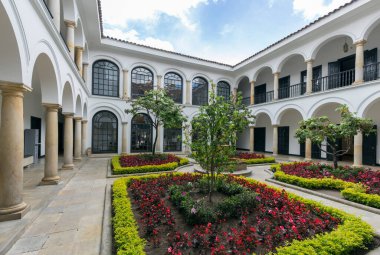 BOGOTA, COLOMBIA - 22 Ekim 2015: Cumhuriyet Bankası 'na ait Botero Müzesi Binası.