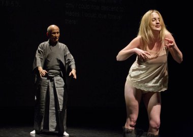 BUDAPEST, HUNGARY - 9 Ocak 2012 'de Macaristan' ın Budapeşte kentindeki Merlin Tiyatrosu 'nda Laomedia.