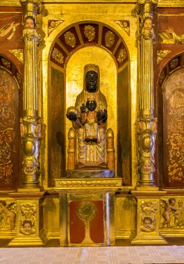 BOGOTA, COLOMBIA - 22 Ekim 2015 Montserrate Kilisesi Düşmüş Lord 'a adanmıştır. Kilise hacıların uğrak yeridir, aynı zamanda turistik bir yerdir..