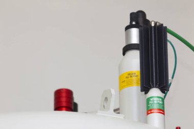 Laboratuvardaki ekipman analiz ediliyor