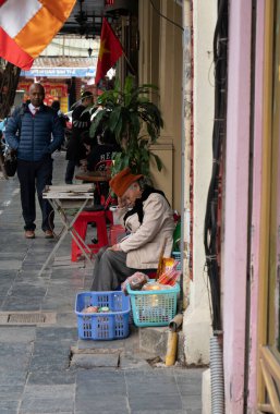 Çin şehrinde sokak sahnesi