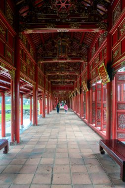 Geleneksel Çin tapınağının içi.