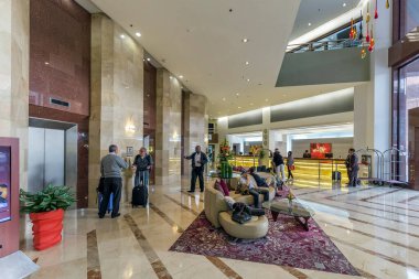 BOGOTA, COLOMBIA - 22 Ekim 2015: Starwood Otelleri ve Resorts Worldwide 'ın sahibi olduğu Sheraton Hotel' in içi. Bogota, Kolombiya 'nın başkenti ve en büyük şehridir.