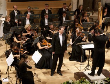 BUDAPEST, HUNGARY - 18 Eylül 2011 'de Macaristan' ın Budapeşte kentinde, ElTE Üniversitesi 'nin sahnesinde Macar Devlet Operası' nda konser.