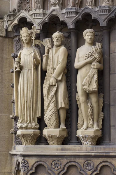 Statue Einer Schönen Fassade Der Kathedrale Von Petersburg Russland — Stockfoto