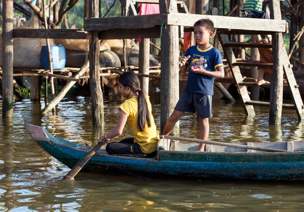 Children Boat Water — Stock Photo, Image