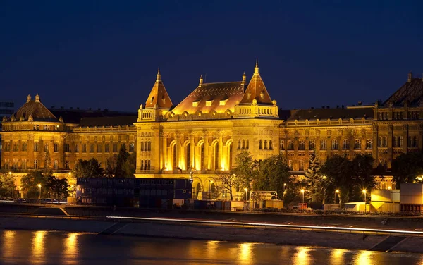Vista Notturna Del Palazzo Reale Budapest — Foto Stock