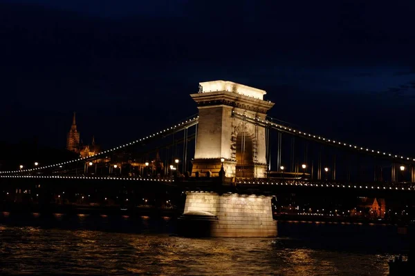 Lánchíd Budapesten Éjjel — Stock Fotó