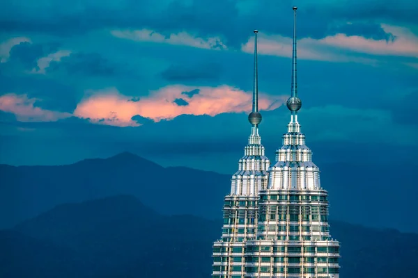 Kuala Lumpur Malezja Styczeń 2017 Bliźniacze Wieże Petronas Zachodzie Słońca — Zdjęcie stockowe