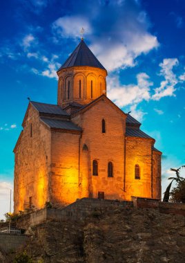 Tiflis 'teki Metekhi Kilisesi.