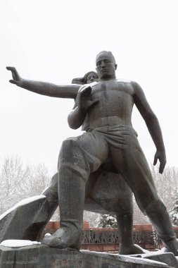 PRIPYAT, UKRAINE - 15 Mart 2013 tarihinde Çernobil şehrinin genel görünümü, Ukrayna. 27 yıl önce 4 numaralı reaktör patladıktan sonra burada bir nükleer felaket meydana geldi.