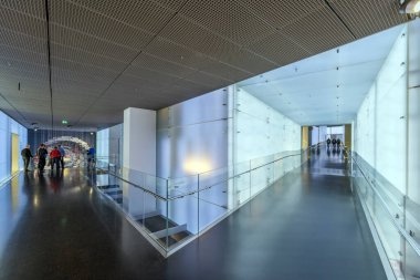 Münih, Almanya - 17 Mart 2018: BMW Müzesinde sergilenen klasik araba koleksiyonu