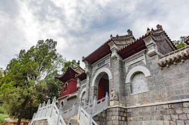 Eski geleneksel Çin tapınağı