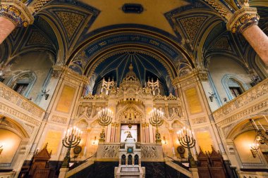 Vatikan 'daki St. George Katedrali' nin içi