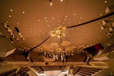 Tarihi binadaki konser salonu.