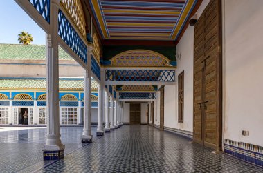 Eski tarihi camide bahçe.