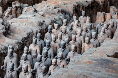 XIAN, ÇİN - 1 Ağustos 2017: Xian, Çin 'deki Terracota savaşçıları.