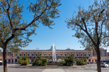 BARI, ITALY, 5 Haziran 2017: Bari 'deki Univarsita Degli Studi' nin dış görünüşü, Aldo Moro Üniversitesi olarak da bilinir..