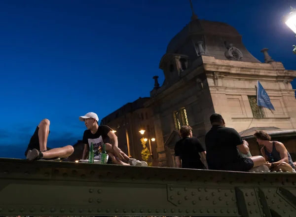 Budapest Ungarn Juli 2019 Unbekannte Genießen Die Sommernacht Auf Der — Stockfoto