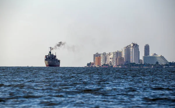 Cartagena Kolumbien Oktober 2015 Containerschiff Verlässt Hafen Von Cartagena Sie — Stockfoto