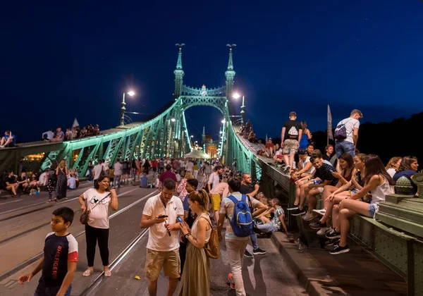Budapest Hungary July 2019 Unidentified People Enjoying Summer Night Liberty — Stock Photo, Image