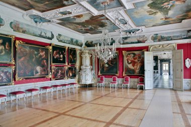 GRAZ, AUSTRIA - 2 Mayıs 2014 'te Graz' da olduğu gibi Eggenberg Sarayı 'nın içi. 1625-1635 yılları arasında inşa edilen saray, Styria 'daki en önemli Barok sarayı kompleksidir..