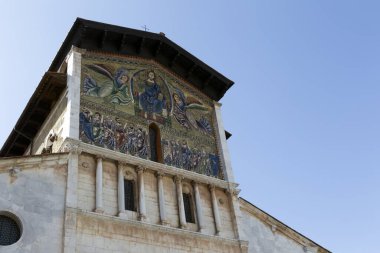 Hırvatların Dubrovnik kentindeki eski kilisenin manzarası