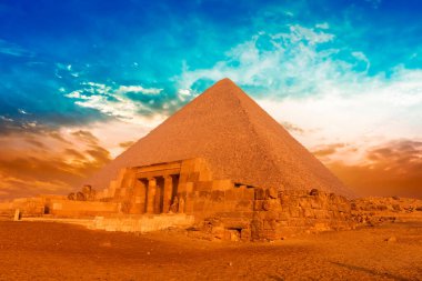 Giza Piramitleri, Mısır