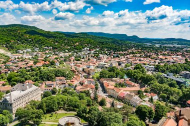 Macaristan 'daki Esztergom kentinin hava manzarası 