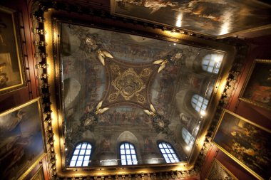 Eski Kudüs 'teki kilisenin içinde.