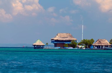 Cartagena yakınlarındaki Rosario Adası, Kolombiya