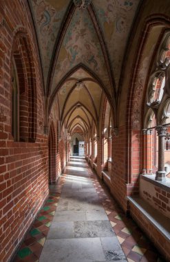 MALBORK, POLAND - 18 Eylül 2015: Malbork Kalesinin İçi, 13. Yüzyılda Töton Şövalyeleri tarafından inşa edildi.