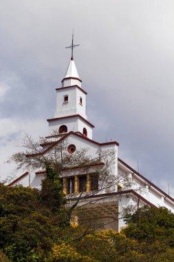 Montserrat tepesindeki manastır, Bogota, Kolombiya