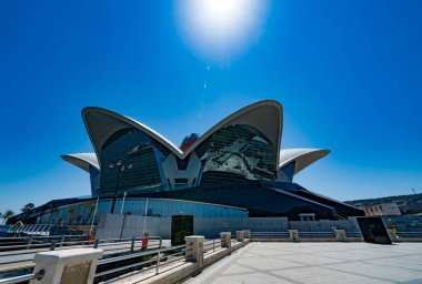 BAKU, AZERBAIJAN - 6 Mayıs 2019: Yeni bir alışveriş ve eğlence merkezi 