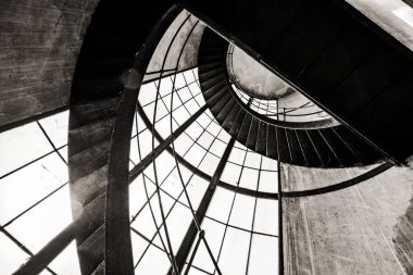 BUDAPEST, HUNGARY - 2 Aralık 2016: Terk edilmiş bir elektrik santralinin kontrol odası, Budapeşte 'de ilk olarak 1910 yılında açıldı.