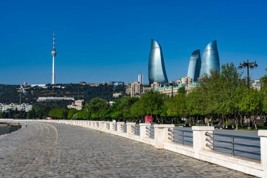 Bakü, Azerbaycan - 6 Mayıs 2019: Bakü, Azerbaycan 'da Hazar Bulvarı