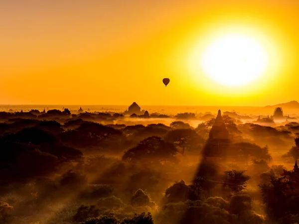 Montgolfière Sur Ciel Tôt Matin Bagan Myanmar — Photo
