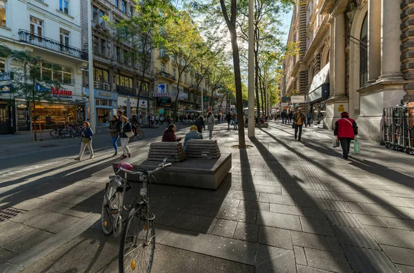 Viena Austria Septiembre 2018 Personas Identificadas Calle Maria Hilfer Carretera — Foto de Stock