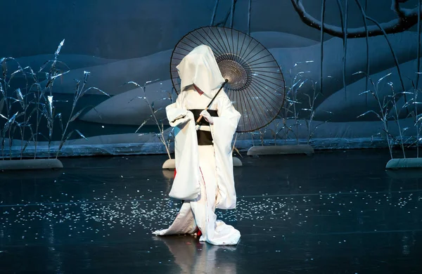 Неизвестные Выступают Театральной Сцене Японском Стиле — стоковое фото