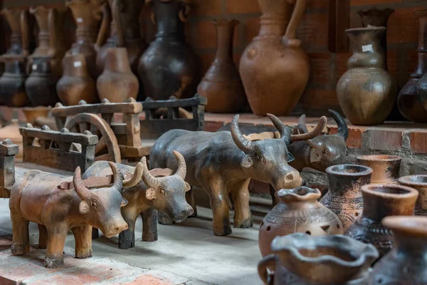 Statue Animali Ceramiche Sul Mercato — Foto Stock