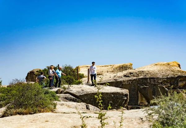 Gobustan Azerbeidzjan Mei 2019 Mensen Bezoeken Nationaal Park Gobustan Bij — Stockfoto