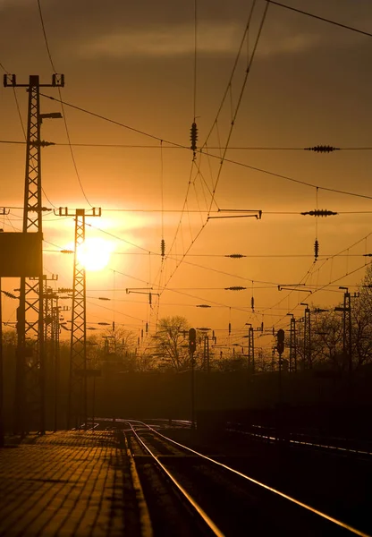 Tramonto Sulla Stazione Ferroviaria — Foto Stock