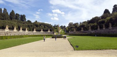 Versay şehrindeki parkın manzarası.