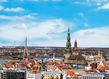 Letonya 'daki eski Riga kasabasının havadan görünüşü