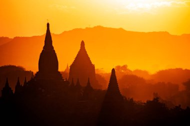 gün batımı Bagan, Myanmar