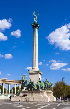 St. Petersburg, Rusya 'daki Alexander III anıtı.