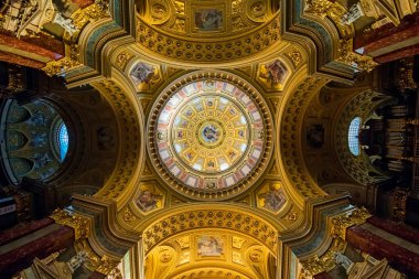 Vatikan 'daki St. George Katedrali' nin içi