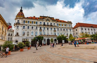 Macaristan 'ın Pecs kentindeki eski belediye binasının manzarası