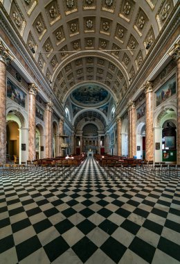 Lecco, İtalya - 13 Temmuz 2018 - San Nicolo Bazilikası İtalya 'nın Lombardiya bölgesindeki Lecco kasabasında bulunan bir Roma Katolik küçük bazilikası.